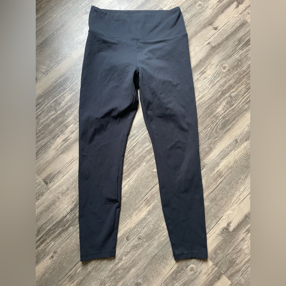 Black leggings, size medium.